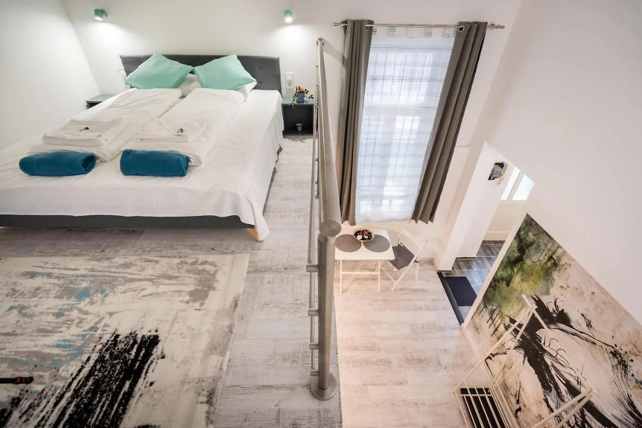 Artistic Home Apartment Budapest 0*,